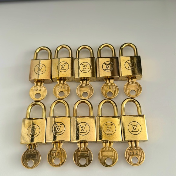 Louis Vuitton Lock & Key 200 Series in Mint Condition- Price is per Lock & Key - Picture 2 of 5